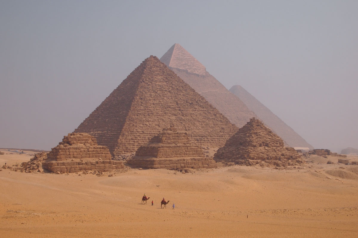 エジプト・三大ピラミッド